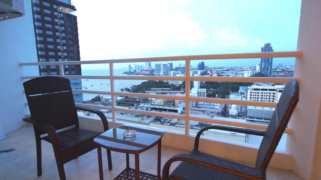 Apartamento View Talay 6 By Pat 42 Pattaya Exterior foto